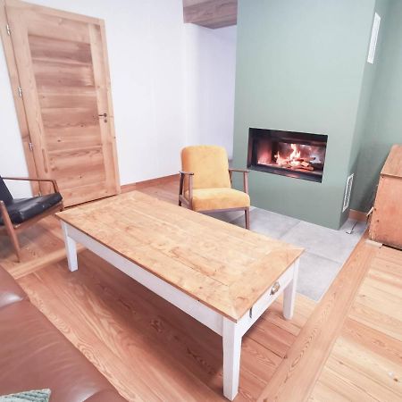 Hotel Les Repaires Nans-sous-Sainte-Anne Esterno foto