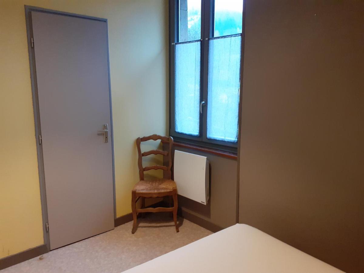 Hotel Les Repaires Nans-sous-Sainte-Anne Esterno foto