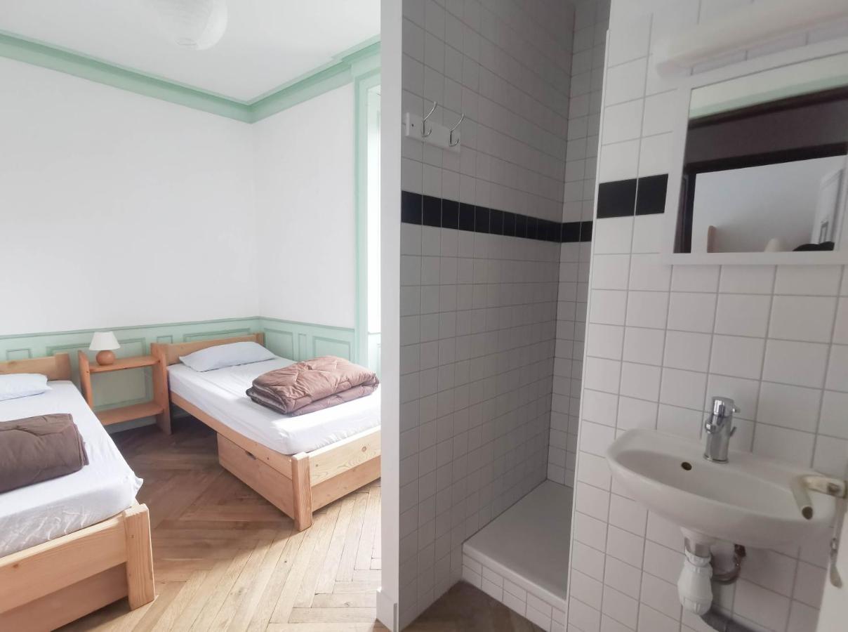 Hotel Les Repaires Nans-sous-Sainte-Anne Esterno foto
