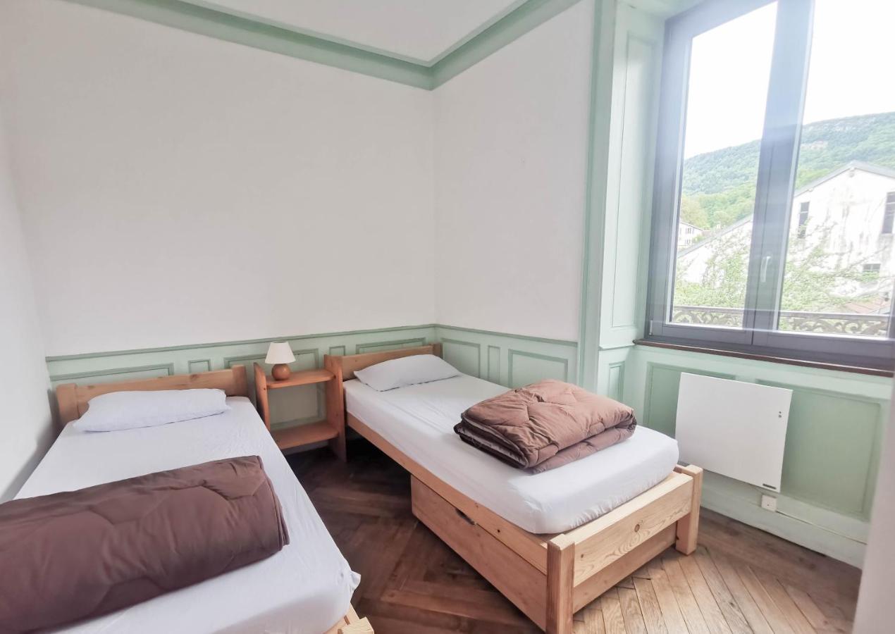 Hotel Les Repaires Nans-sous-Sainte-Anne Esterno foto