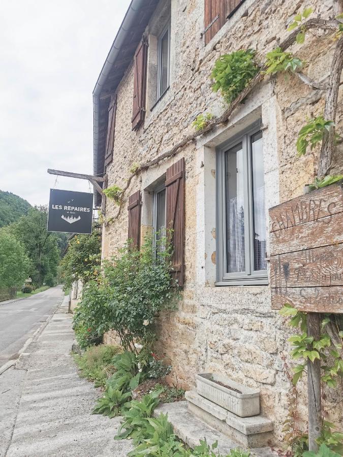 Hotel Les Repaires Nans-sous-Sainte-Anne Esterno foto